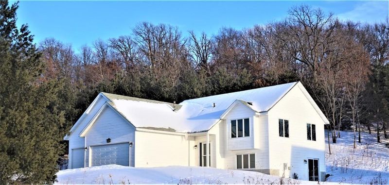 2211 Pepper Ridge Knoll, Northfield, MN 55057