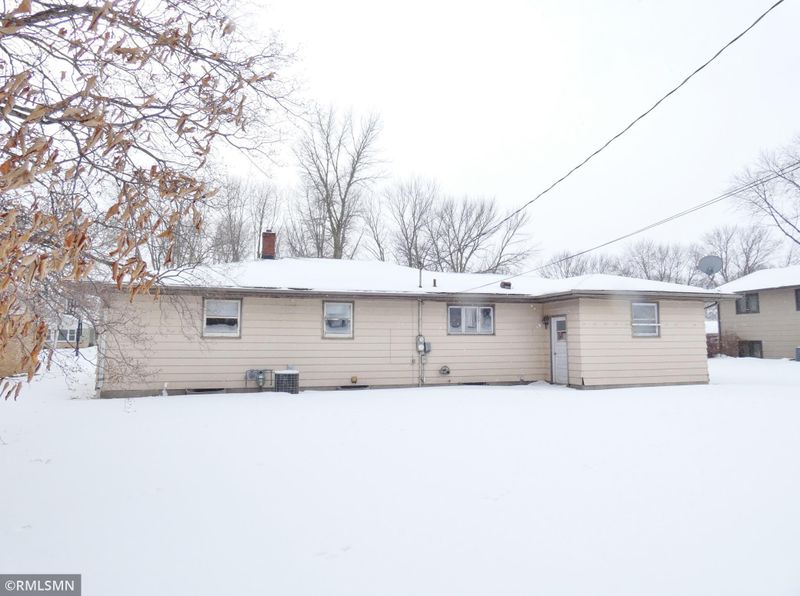 103 Chandler St E, Arlington, MN 55307