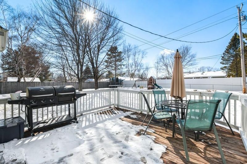 517 Ashland St N, Cambridge, MN 55008