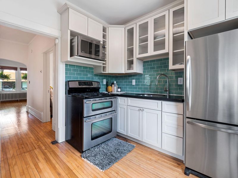 11 W 25th St, Minneapolis, MN 55404