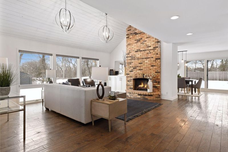 4209 Christy Ln, Minnetonka, MN 55345
