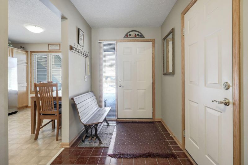 8417 Rice Lake Rd, Maple Grove, MN 55369
