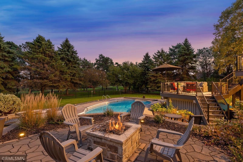 9255 Wedgewood Point, Woodbury, MN 55125