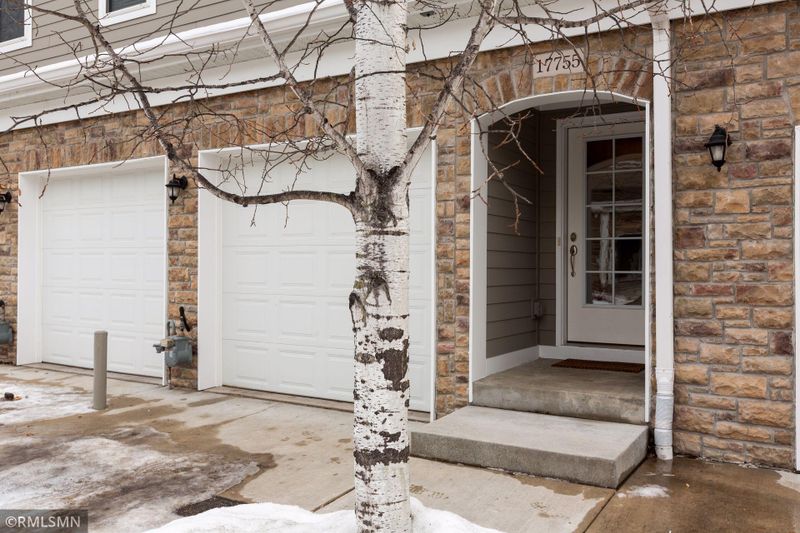 17755 Valley Cove Ct, Excelsior, MN 55391