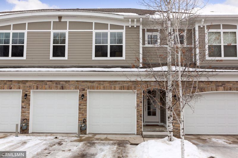 17755 Valley Cove Ct, Excelsior, MN 55391