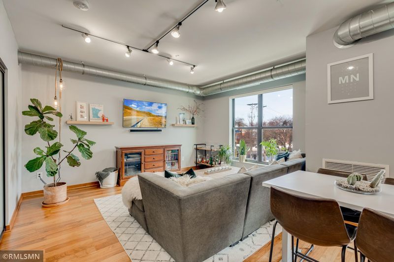 15 E Franklin Ave #230, Minneapolis, MN 55404