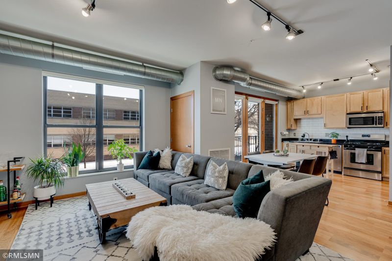 15 E Franklin Ave #230, Minneapolis, MN 55404