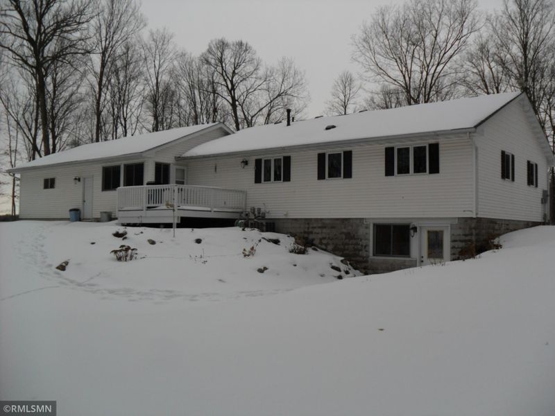 19078 Saint Croix Trl, Shafer, MN 55074