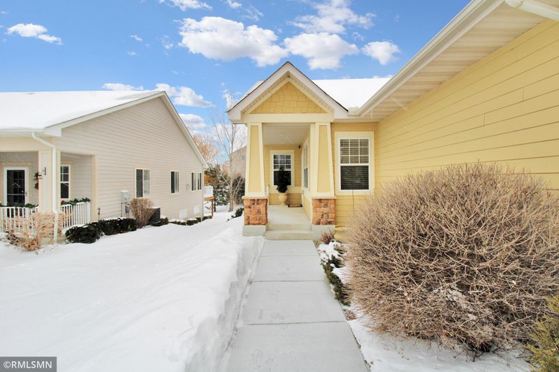 1702 Alphon Dr, Victoria, MN 55386