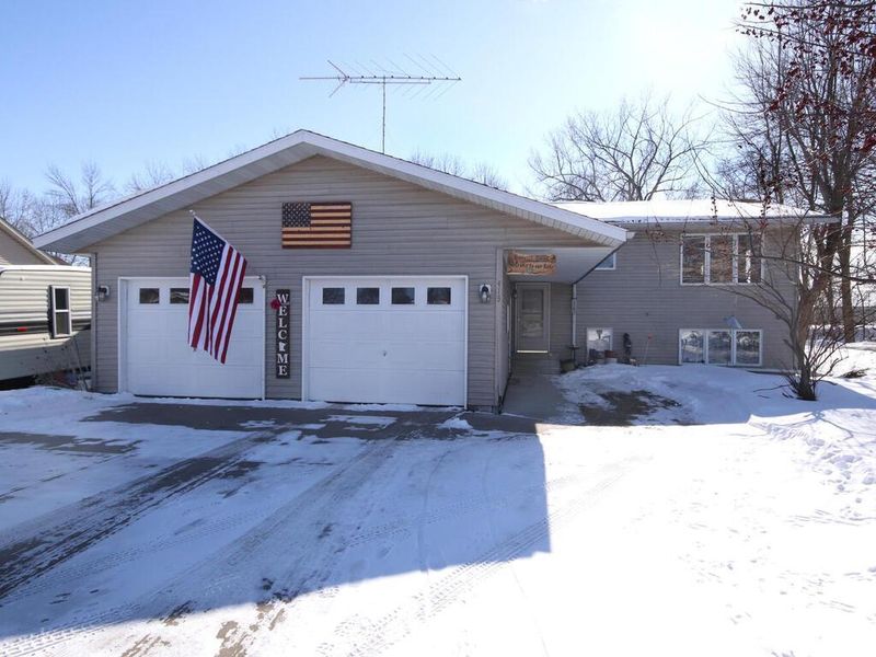 413 Countryside Dr SE, Montgomery, MN 56069