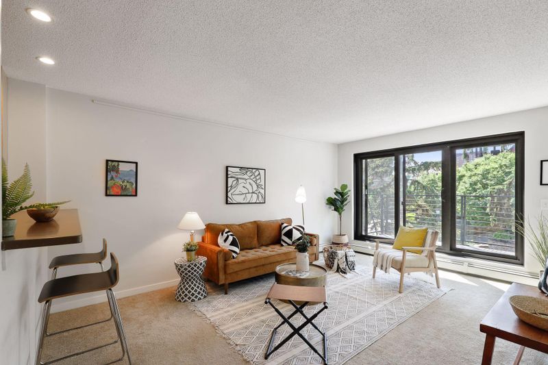 48 Groveland Ter #B404, Minneapolis, MN 55403