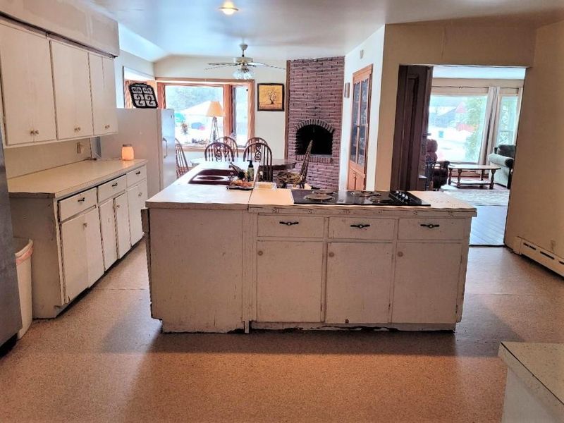1847 4th St, White Bear Lake, MN 55110