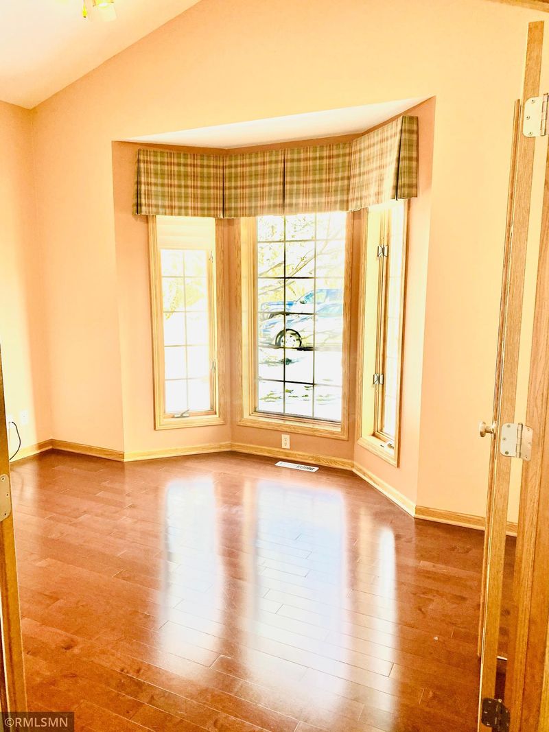 13034 Garvin Brook Ln, Apple Valley, MN 55124
