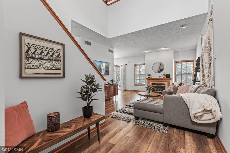 218 Heritage Ln, Circle Pines, MN 55014