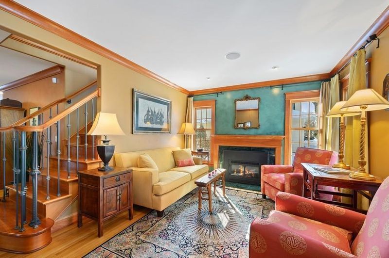 5117 Indianola Ave, Edina, MN 55424