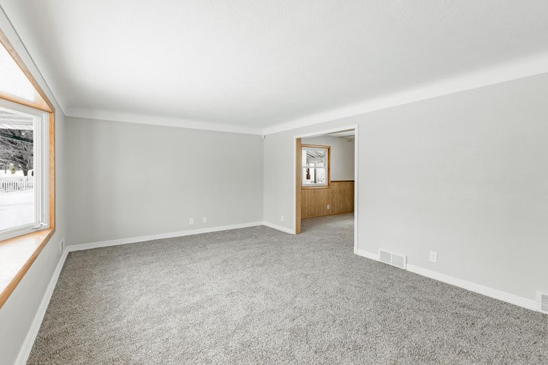 1144 7th Ave S, South Saint Paul, MN 55075