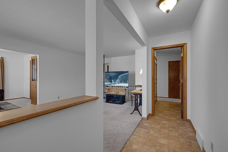 504 7th St S, Hopkins, MN 55343