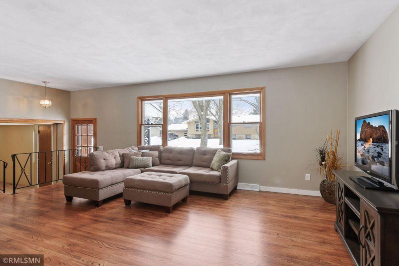2659 Riviera Dr N, White Bear Lake, MN 55110