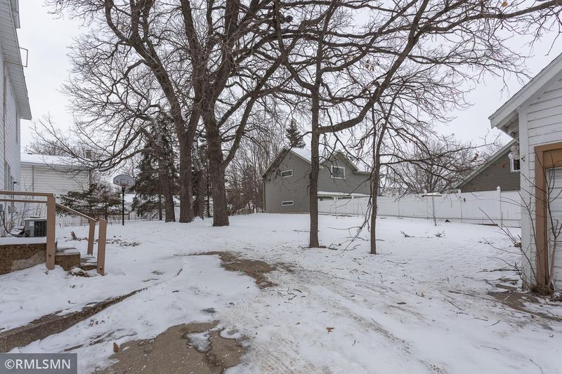 716 Olaf Ave NW, Willmar, MN 56201