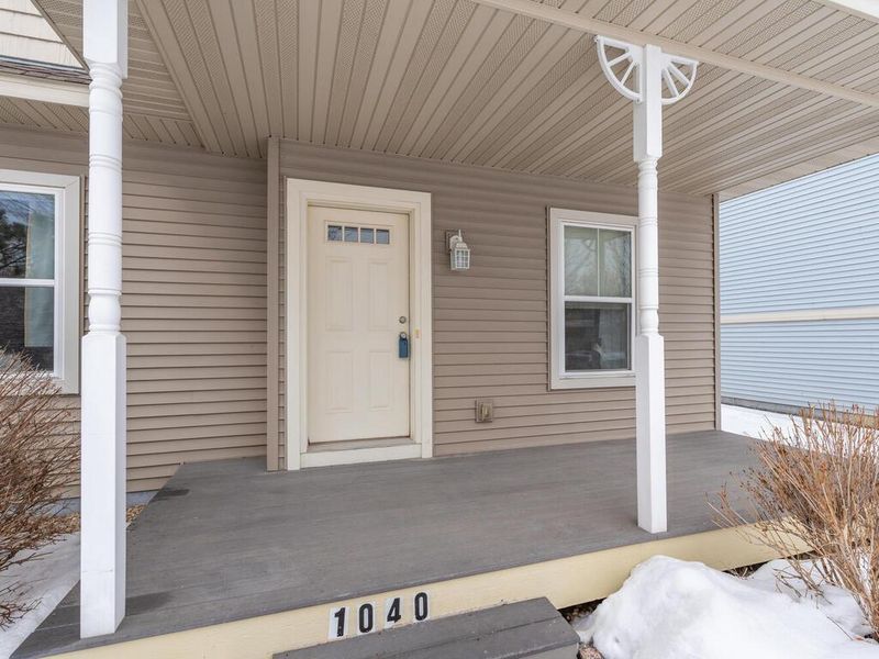 1040 Monroe Cir, Anoka, MN 55303