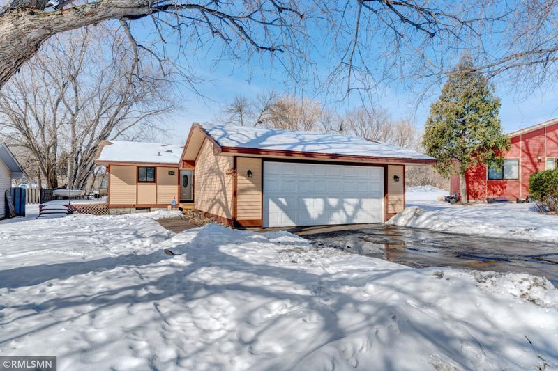 425 Central Ave W, Saint Paul, MN 55103
