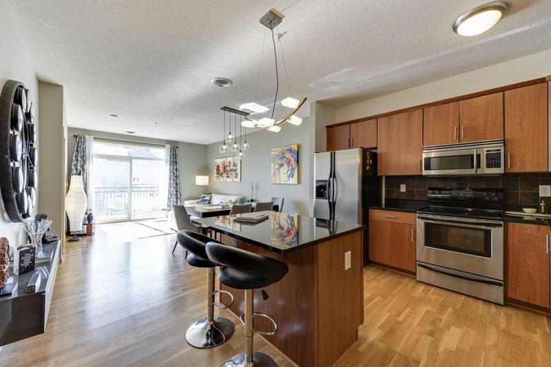 301 Oak Grove St #410, Minneapolis, MN 55403