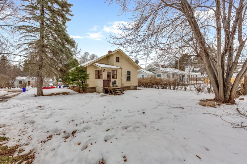 317 2nd St, Moose Lake, MN 55767