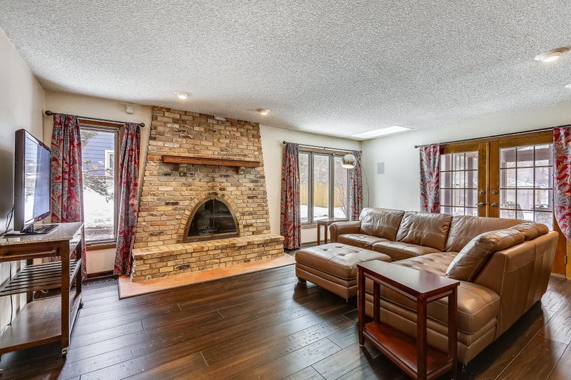 354 Dawn Ave, Shoreview, MN 55126