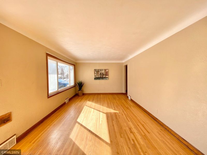 2235 Conway St, Saint Paul, MN 55119