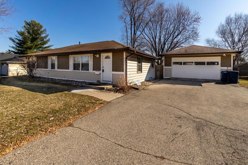 9231 13th Ave S, Bloomington, MN 55425