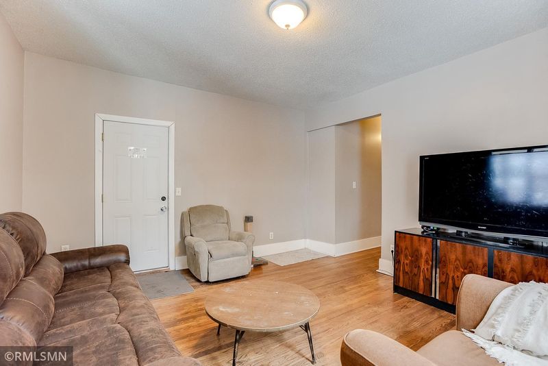 732 Geranium Ave E, Saint Paul, MN 55106