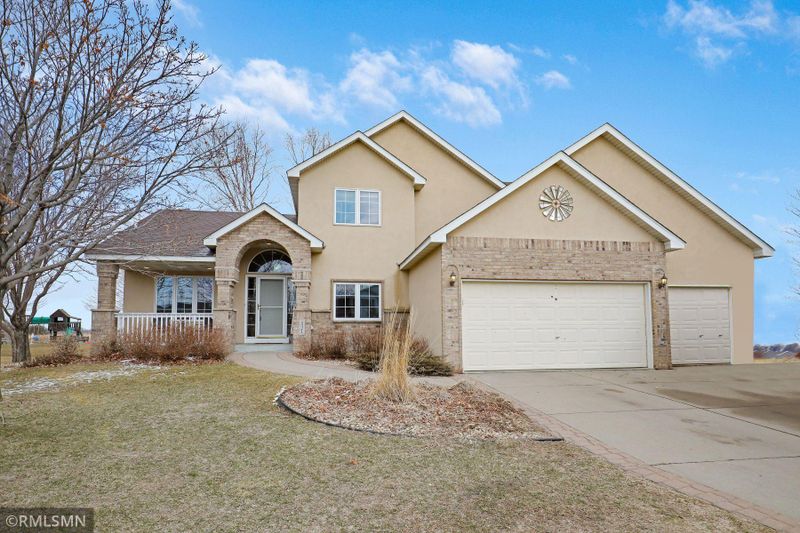 521 Tuttle Dr, Hastings, MN 55033