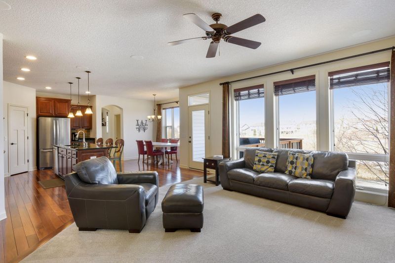 6207 Urbandale Ln N, Maple Grove, MN 55311