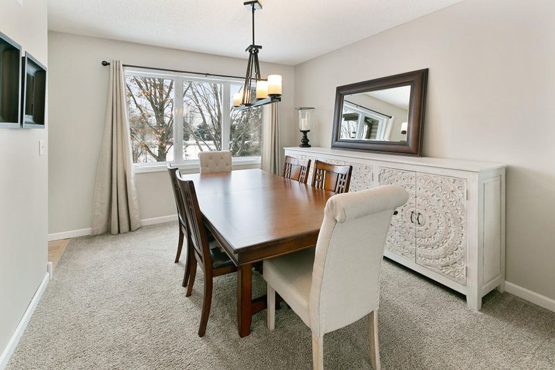 16098 Huron Cir, Lakeville, MN 55044