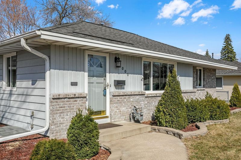 9006 Bloomington Ave, Bloomington, MN 55425