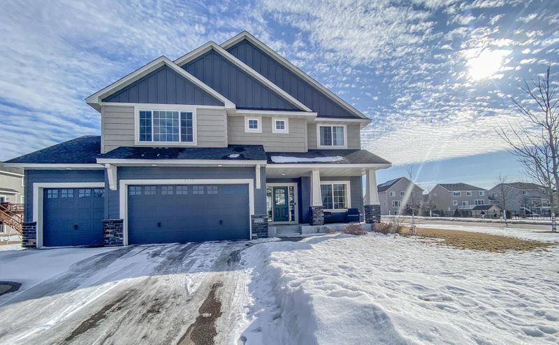 9515 Compass Pointe Rd, Woodbury, MN 55129