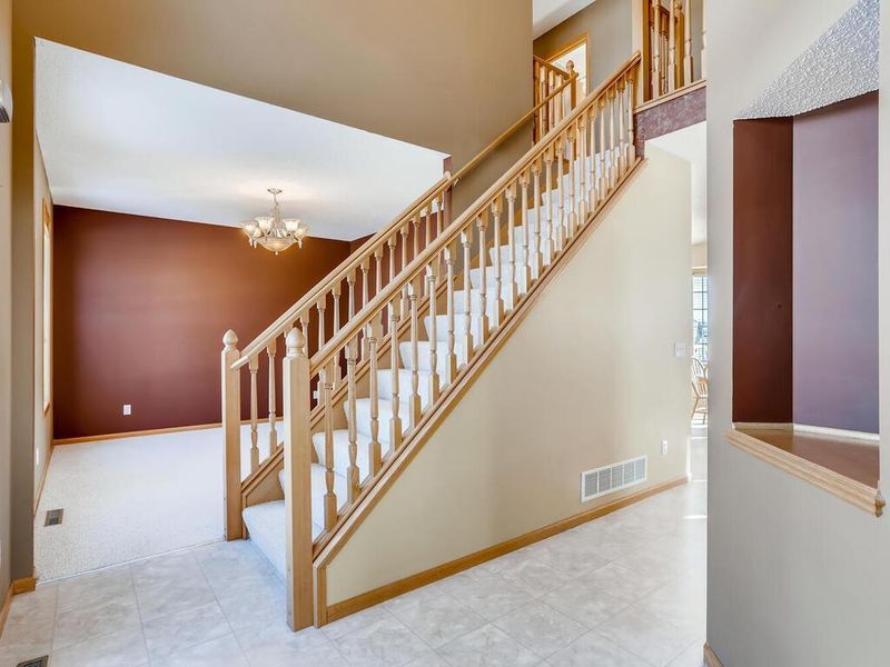 13974 Jacylyn Dr, Rogers, MN 55374