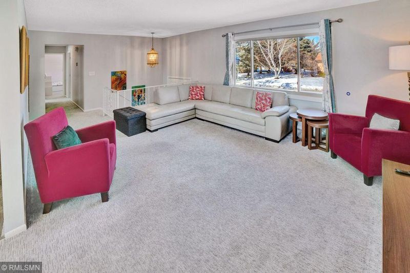 640 Grove Ave, Shoreview, MN 55126
