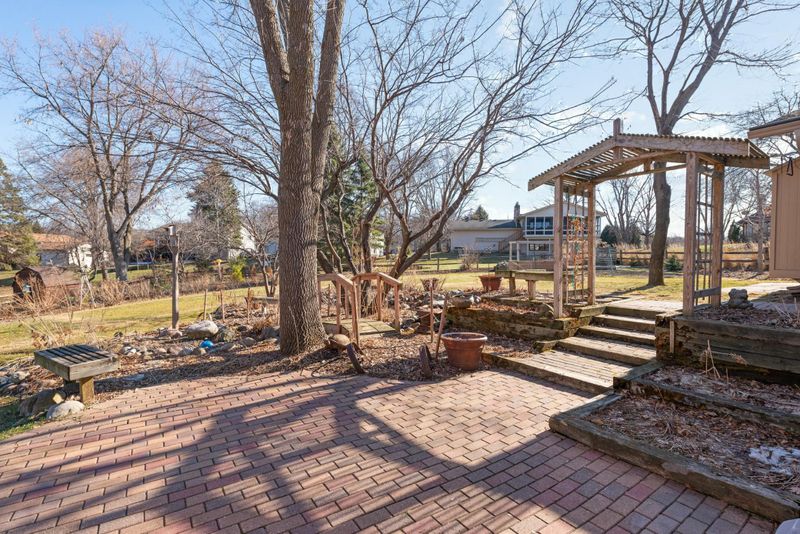 6940 Fernbrook Ln N, Maple Grove, MN 55311