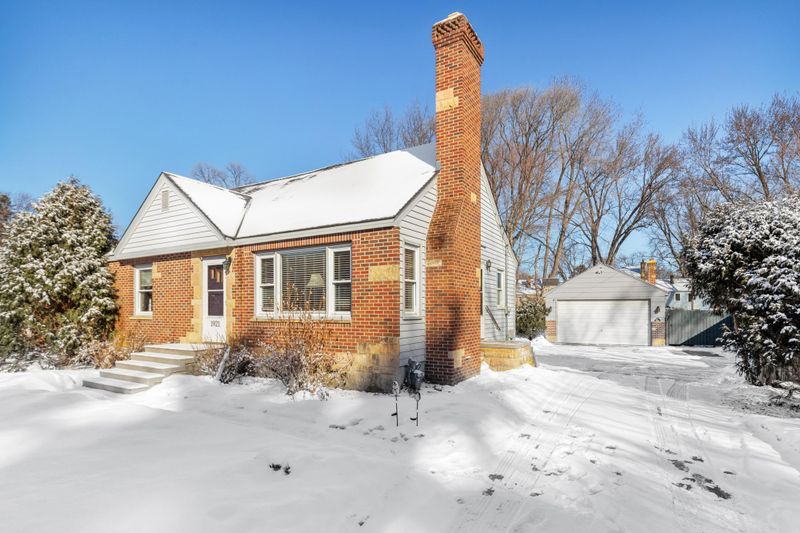 1921 Glenpaul Ave, Arden Hills, MN 55112