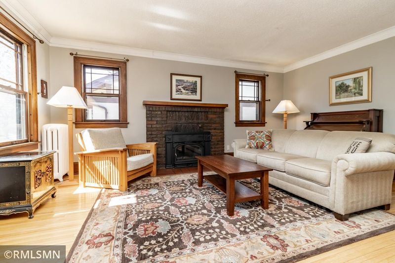 2149 Stanford Ave, Saint Paul, MN 55105