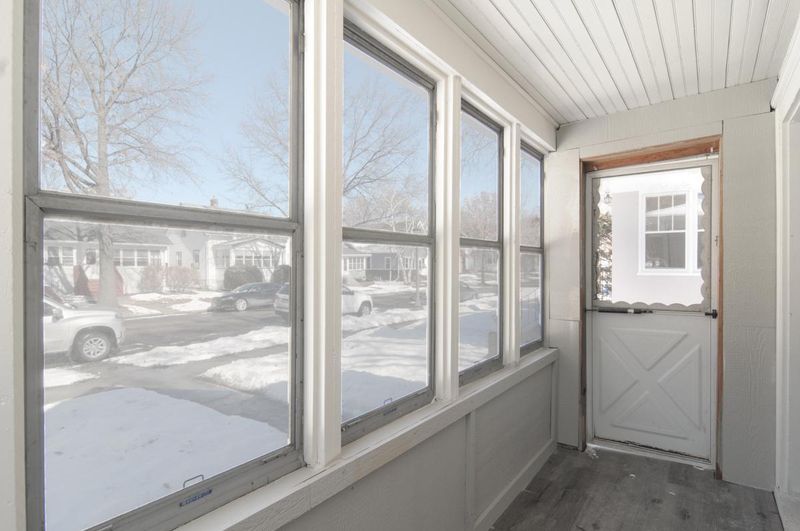 892 Bayard Ave, Saint Paul, MN 55102
