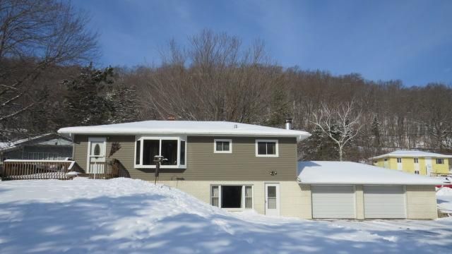 120 Oskamp Cir, Winona, MN 55987