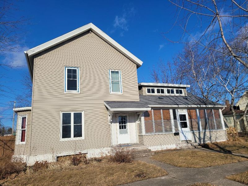 330 3rd St W, Wabasha, MN 55981