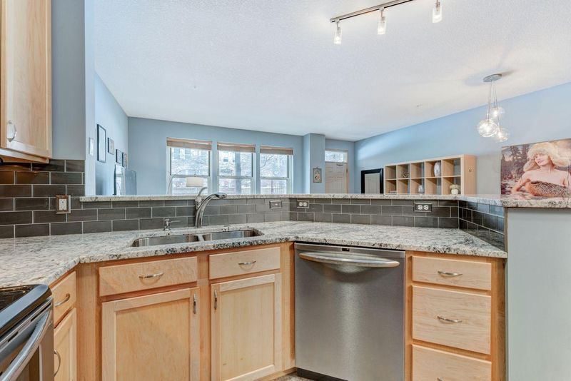 500 N 2nd St #114, Minneapolis, MN 55401
