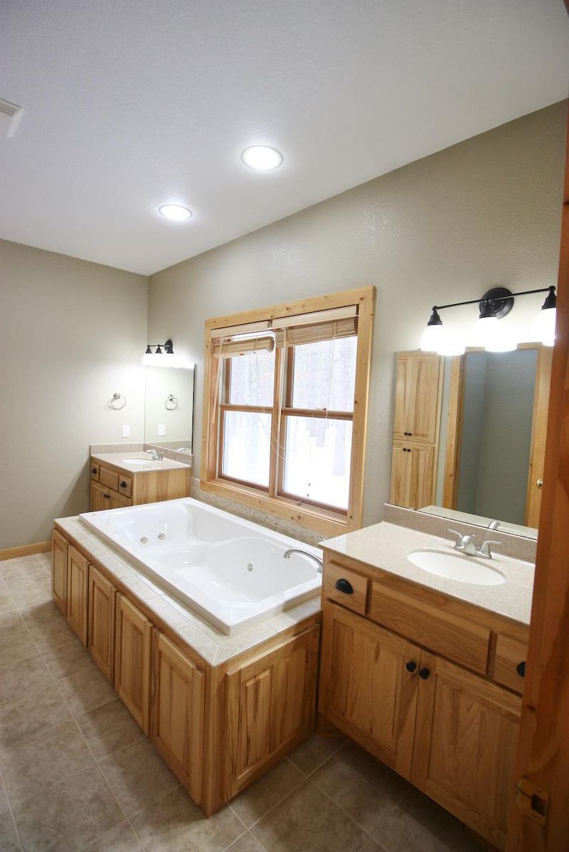 8993 Golden Pond Dr, Brainerd, MN 56401