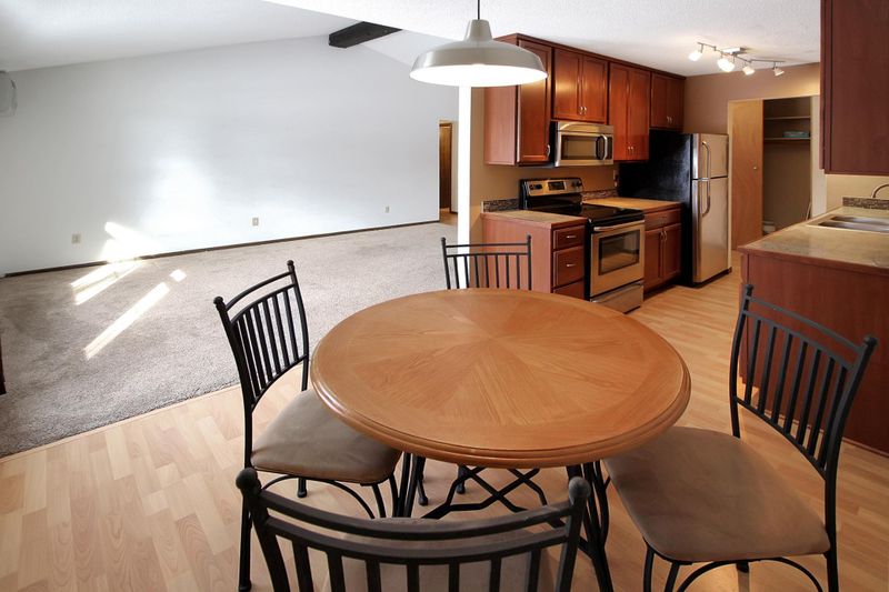 4648 Cedar Lake Rd S #6, Saint Louis Park, MN 55416