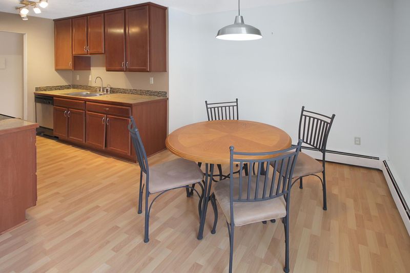 4648 Cedar Lake Rd S #6, Saint Louis Park, MN 55416