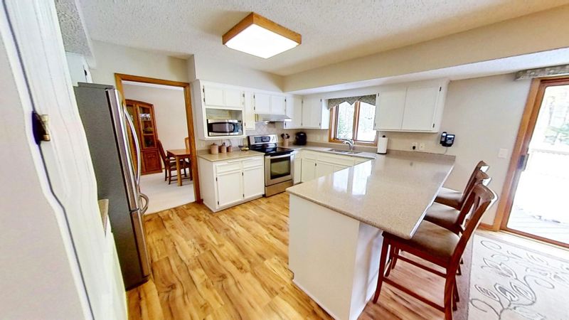 17958 Liv Ln, Eden Prairie, MN 55346