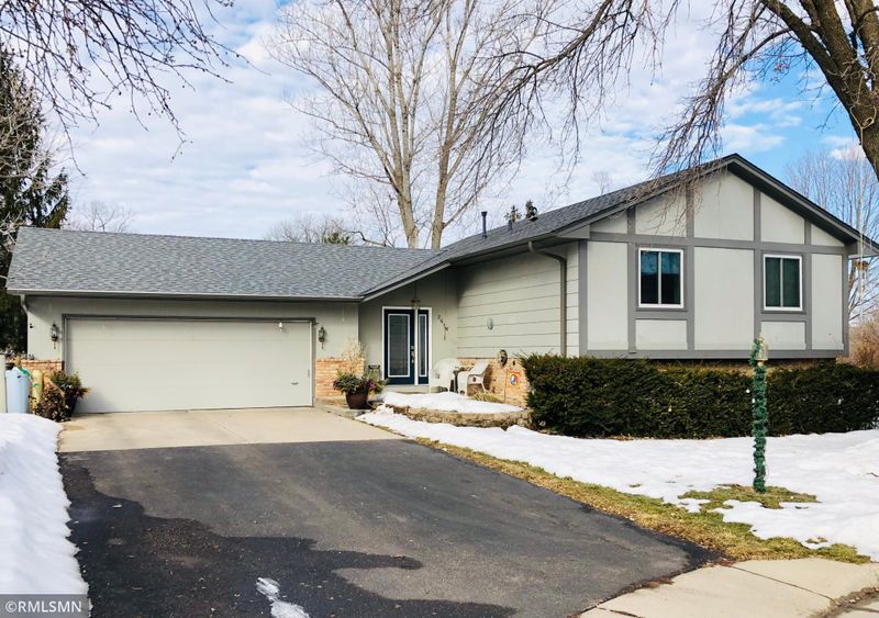 2611 Granger Ln, Mound, MN 55364
